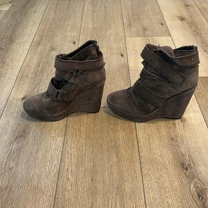 Stuart Weitzman Shoes